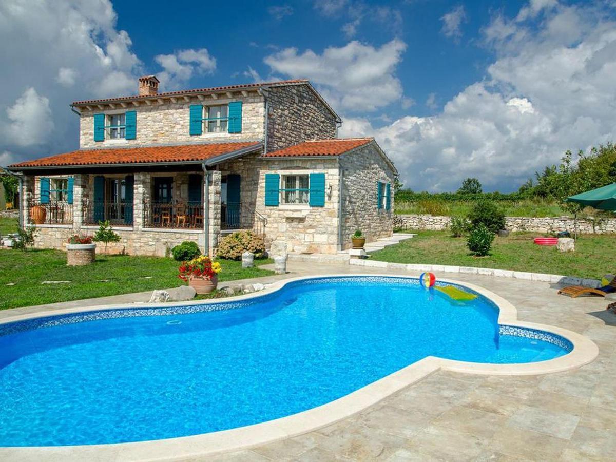 Villa Slivari Žminj Buitenkant foto